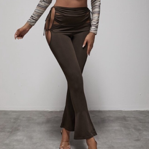 Brown Highwaisted side cut out/tie pants - Picture 5 of 5